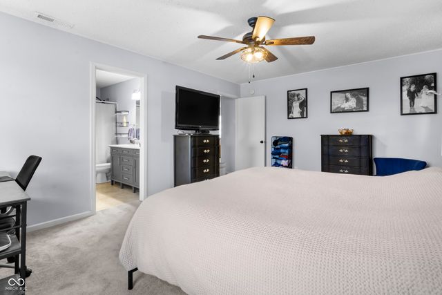 9891 Sapphire Berry Lane, Fishers, IN 46038