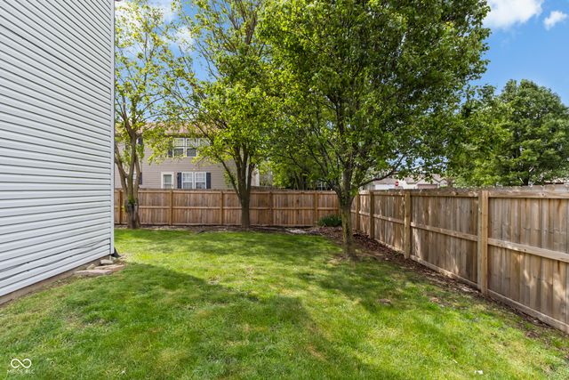 9891 Sapphire Berry Lane, Fishers, IN 46038