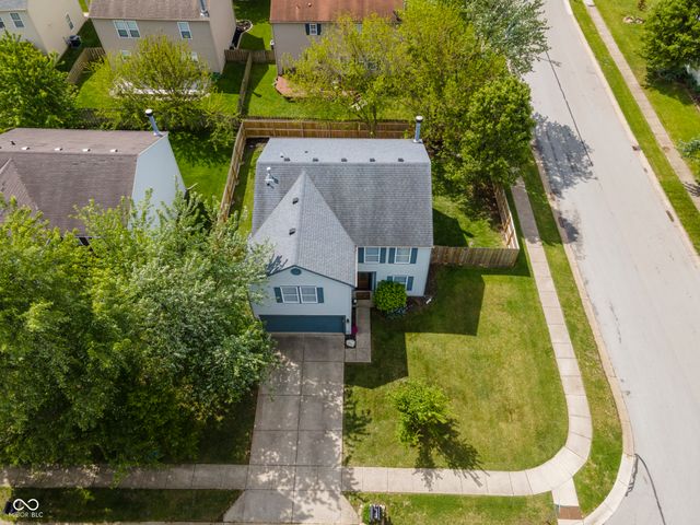 9891 Sapphire Berry Lane, Fishers, IN 46038