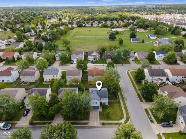 9891 Sapphire Berry Lane, Fishers, IN 46038
