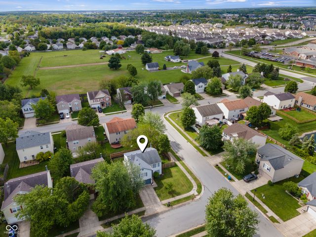 9891 Sapphire Berry Lane, Fishers, IN 46038