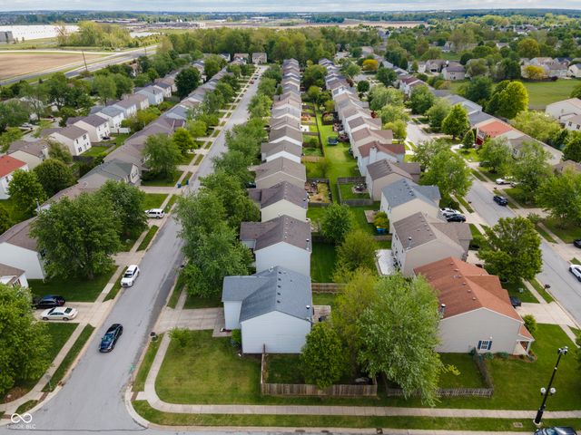 9891 Sapphire Berry Lane, Fishers, IN 46038