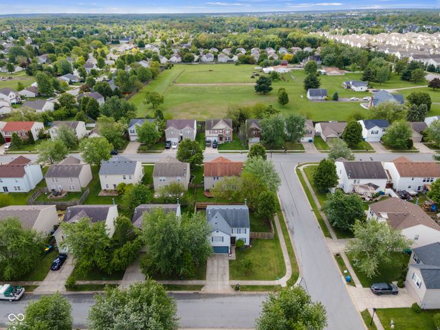9891 Sapphire Berry Lane, Fishers, IN 46038