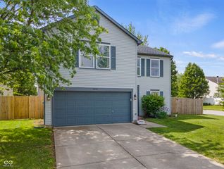 9891 Sapphire Berry Lane, Fishers, IN 46038