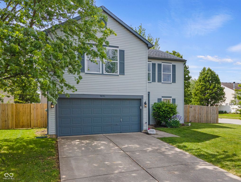 9891 Sapphire Berry Lane, Fishers, IN 46038