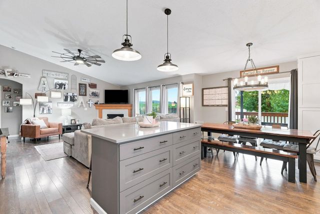 524 S Moore Ln, Spokane Valley, WA 99037
