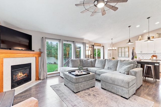 524 S Moore Ln, Spokane Valley, WA 99037
