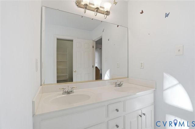 12325 Point Sunrise Ct, Midlothian, VA 23112