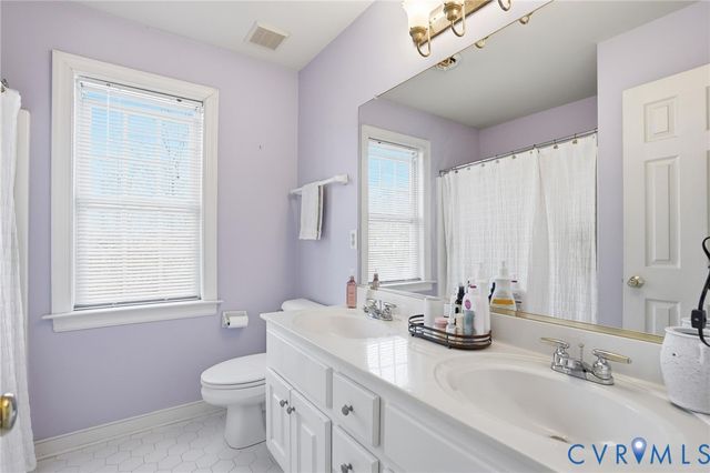 12325 Point Sunrise Ct, Midlothian, VA 23112