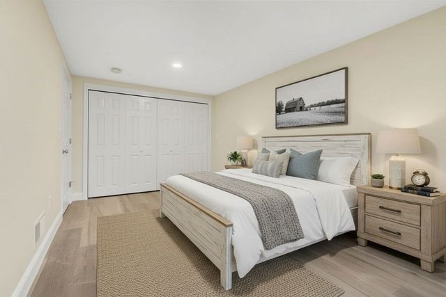 6 Dale St 6, Franklin, MA 02038
