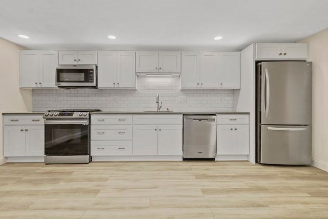 6 Dale St 6, Franklin, MA 02038