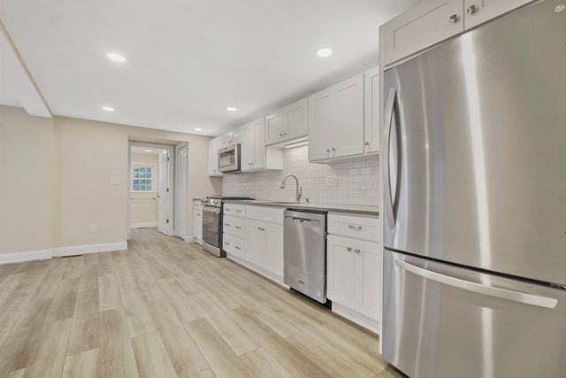6 Dale St 6, Franklin, MA 02038