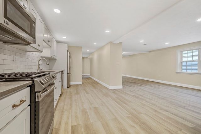 6 Dale St 6, Franklin, MA 02038