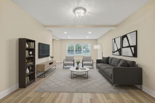 6 Dale St 6, Franklin, MA 02038
