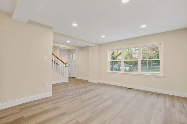 6 Dale St 6, Franklin, MA 02038