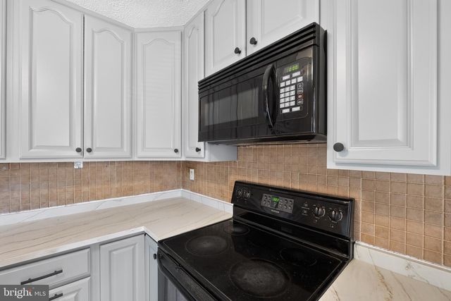 2074 LAKE GROVE LN, Crofton, MD 21114