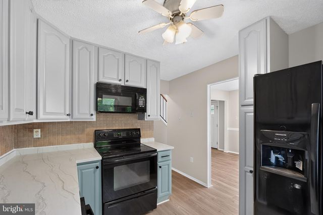2074 LAKE GROVE LN, Crofton, MD 21114