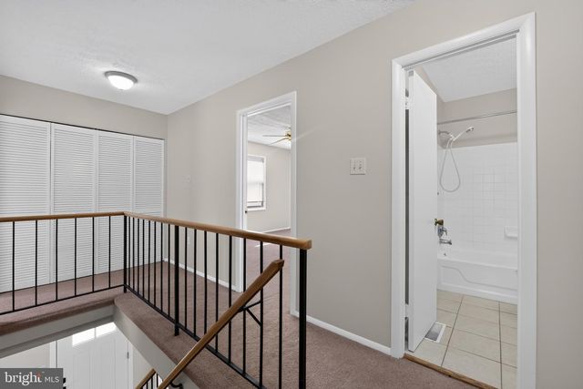 2074 LAKE GROVE LN, Crofton, MD 21114
