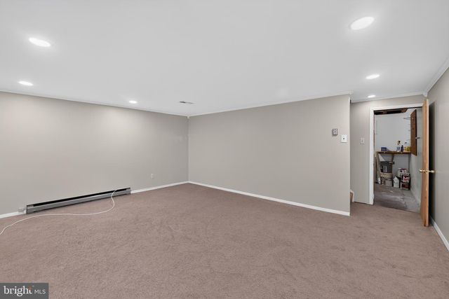 2074 LAKE GROVE LN, Crofton, MD 21114