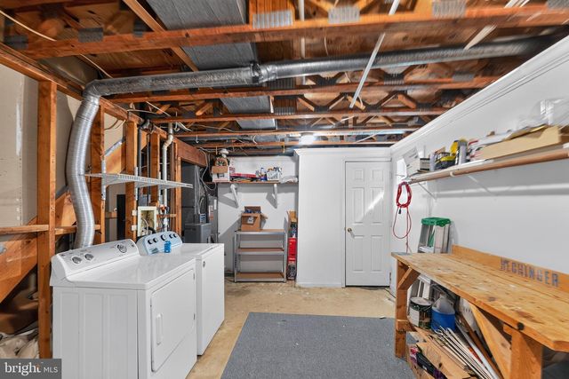 2074 LAKE GROVE LN, Crofton, MD 21114