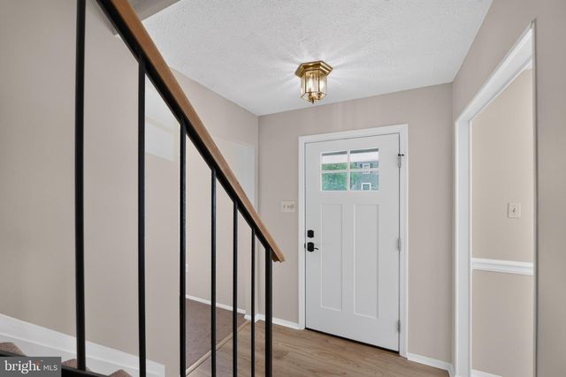 2074 LAKE GROVE LN, Crofton, MD 21114