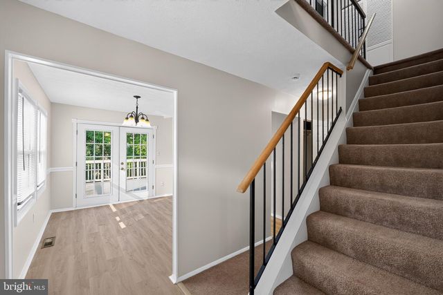 2074 LAKE GROVE LN, Crofton, MD 21114