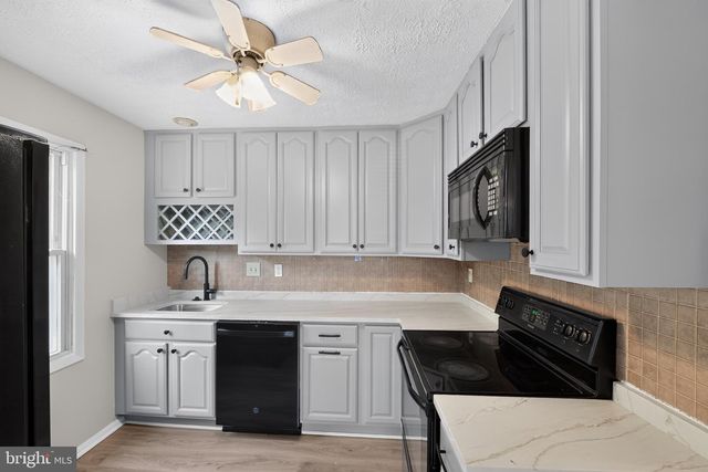 2074 LAKE GROVE LN, Crofton, MD 21114