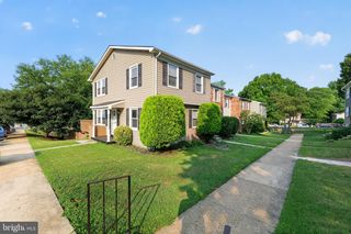2074 LAKE GROVE LN, Crofton, MD 21114