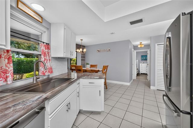 255 MARK TWAIN LANE, Rotonda West, FL 33947