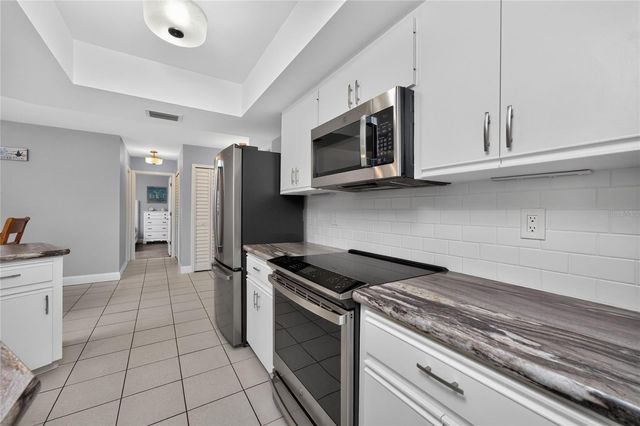 255 MARK TWAIN LANE, Rotonda West, FL 33947