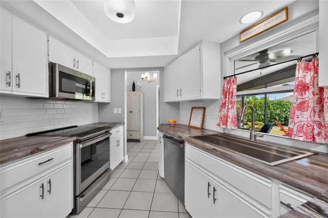 255 MARK TWAIN LANE, Rotonda West, FL 33947