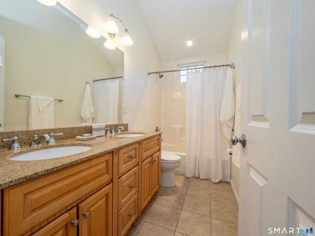 15 Lookout Drive, Ridgefield, CT 06877