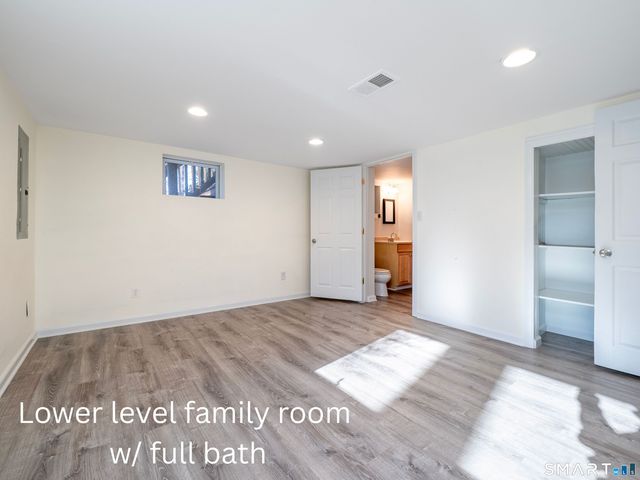 15 Lookout Drive, Ridgefield, CT 06877