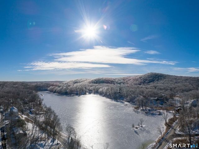 15 Lookout Drive, Ridgefield, CT 06877