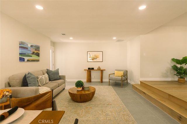 2050 Josie Avenue, Long Beach, CA 90815