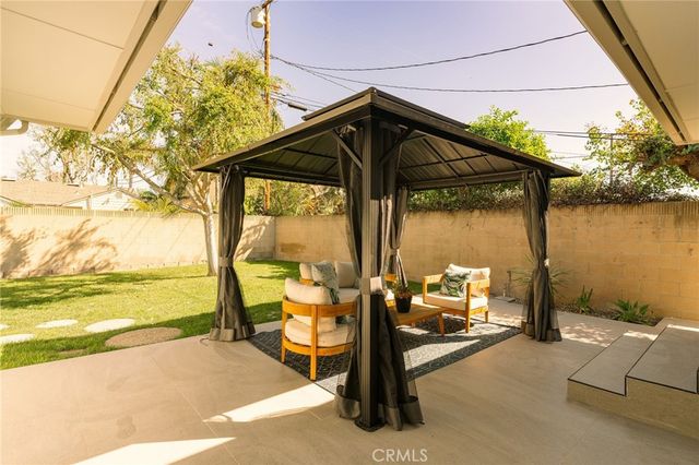 2050 Josie Avenue, Long Beach, CA 90815