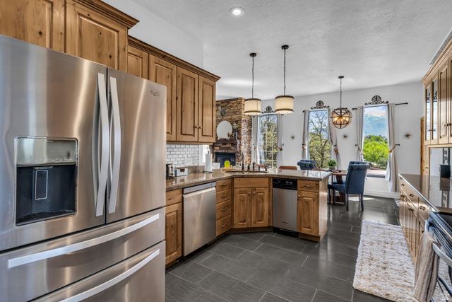 2016 N NUTTALL DR, Lehi, UT 84043