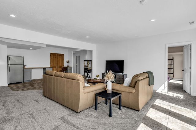 2016 N NUTTALL DR, Lehi, UT 84043