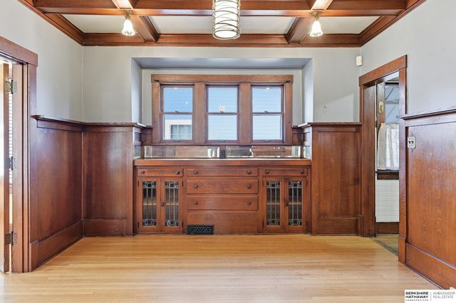 6528 Florence Boulevard, Omaha, NE 68112