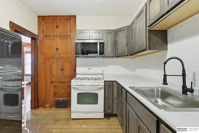 6528 Florence Boulevard, Omaha, NE 68112