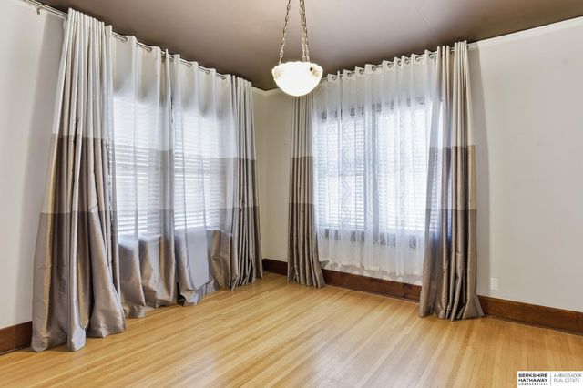 6528 Florence Boulevard, Omaha, NE 68112