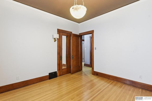 6528 Florence Boulevard, Omaha, NE 68112