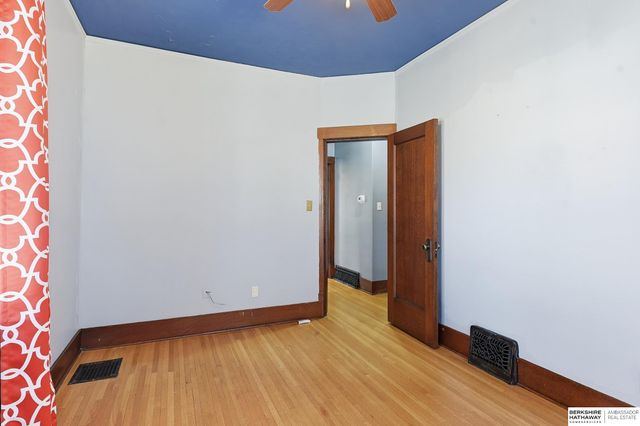 6528 Florence Boulevard, Omaha, NE 68112