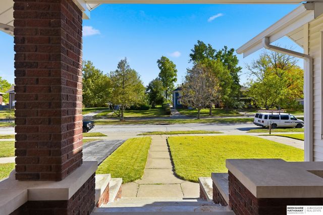 6528 Florence Boulevard, Omaha, NE 68112