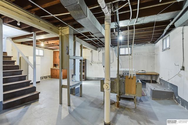 6528 Florence Boulevard, Omaha, NE 68112