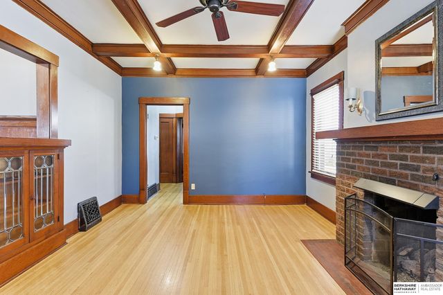 6528 Florence Boulevard, Omaha, NE 68112