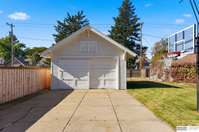 6528 Florence Boulevard, Omaha, NE 68112