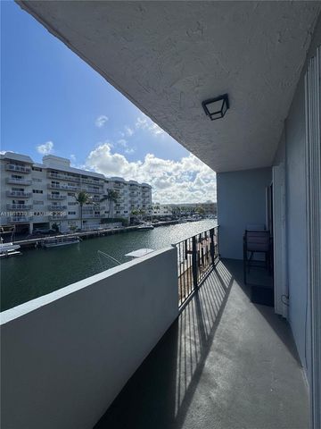 3642 NE 171st St 203, North Miami Beach, FL 33160