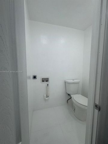 3642 NE 171st St 203, North Miami Beach, FL 33160