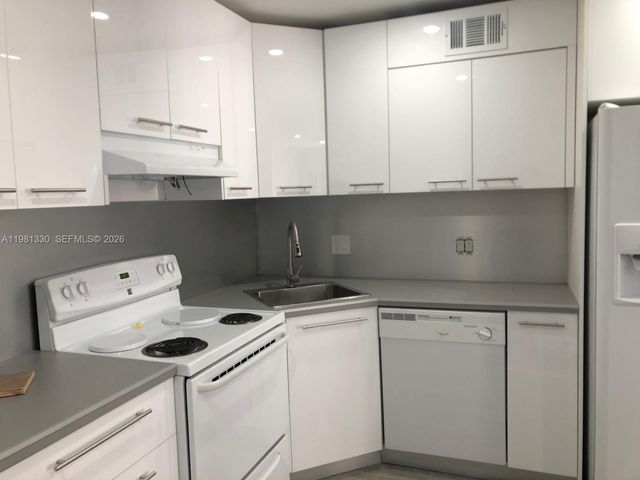 3642 NE 171st St 203, North Miami Beach, FL 33160
